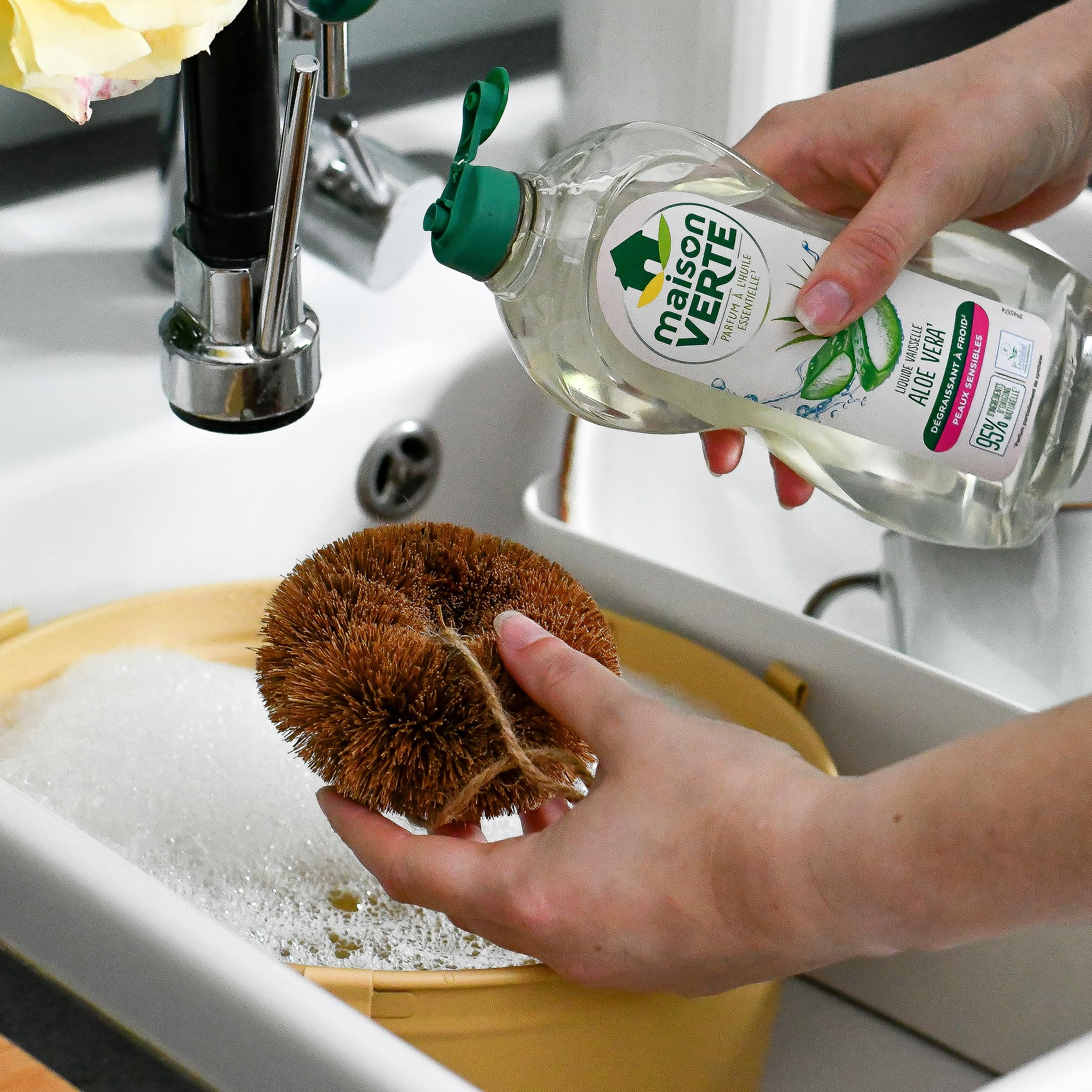 maison-verte-liquide-vaisselle-aloe-vera-huiles-essentielles-bio-flacon-500-ml-d image 6