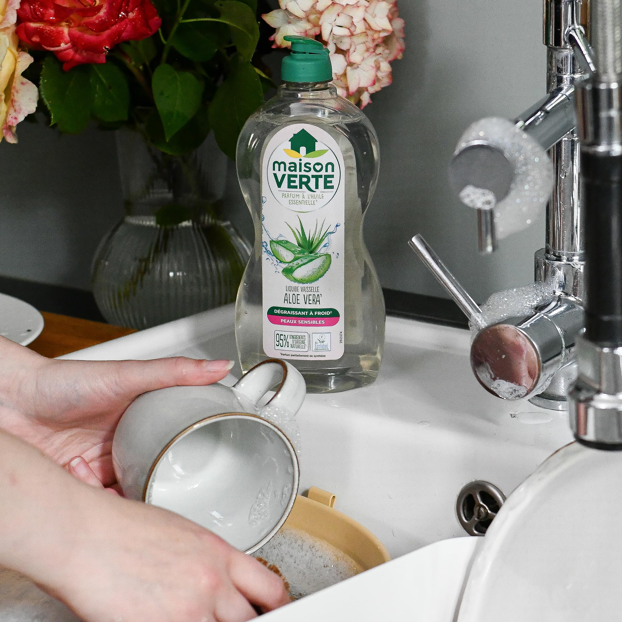 maison-verte-liquide-vaisselle-aloe-vera-huiles-essentielles-bio-flacon-500-ml-d image 5